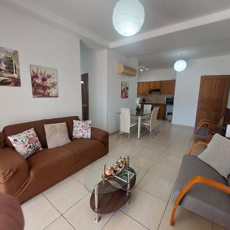 Sunny 2 Bedroom Larnaca Center Ngoại thất bức ảnh