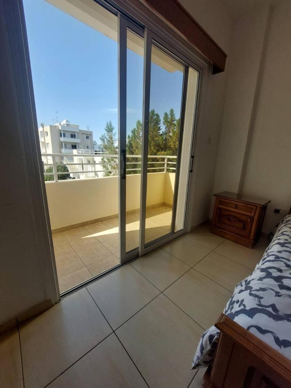 Sunny 2 Bedroom Larnaca Center Ngoại thất bức ảnh