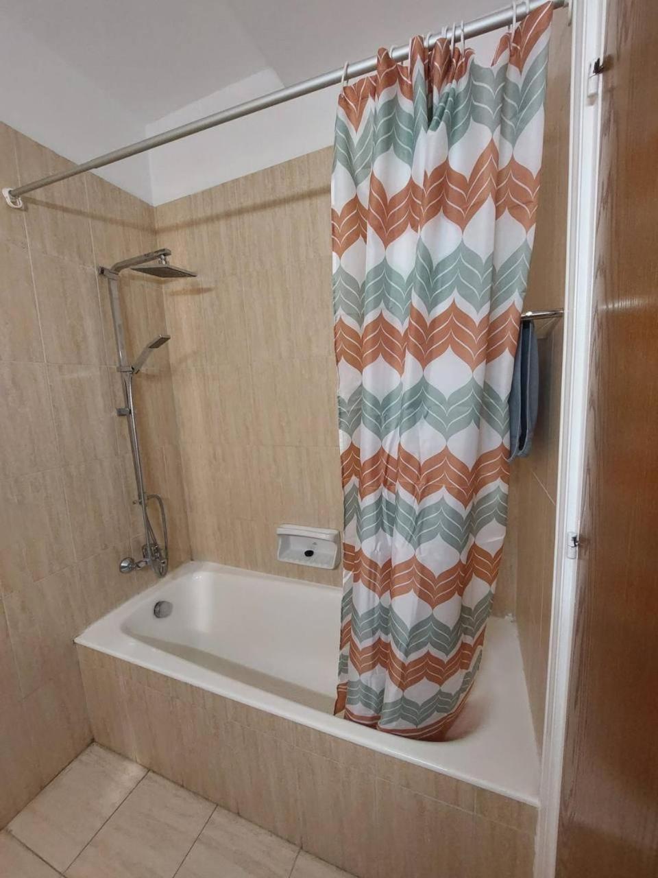Sunny 2 Bedroom Larnaca Center Ngoại thất bức ảnh
