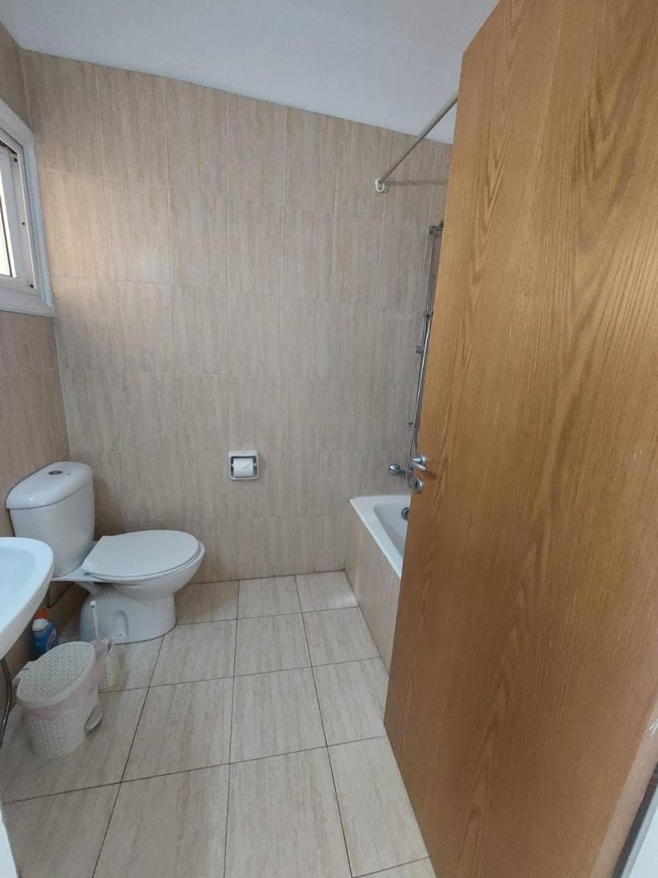 Sunny 2 Bedroom Larnaca Center Ngoại thất bức ảnh